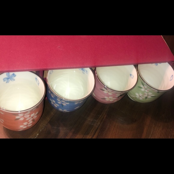 Cups - Picture 3 of 4